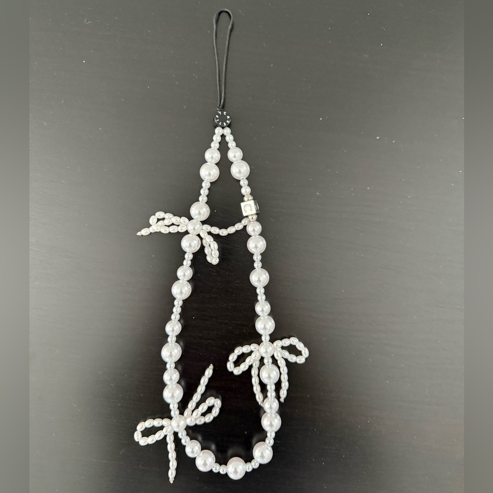 Casetify SOLD OUT Pearl bow phone charm